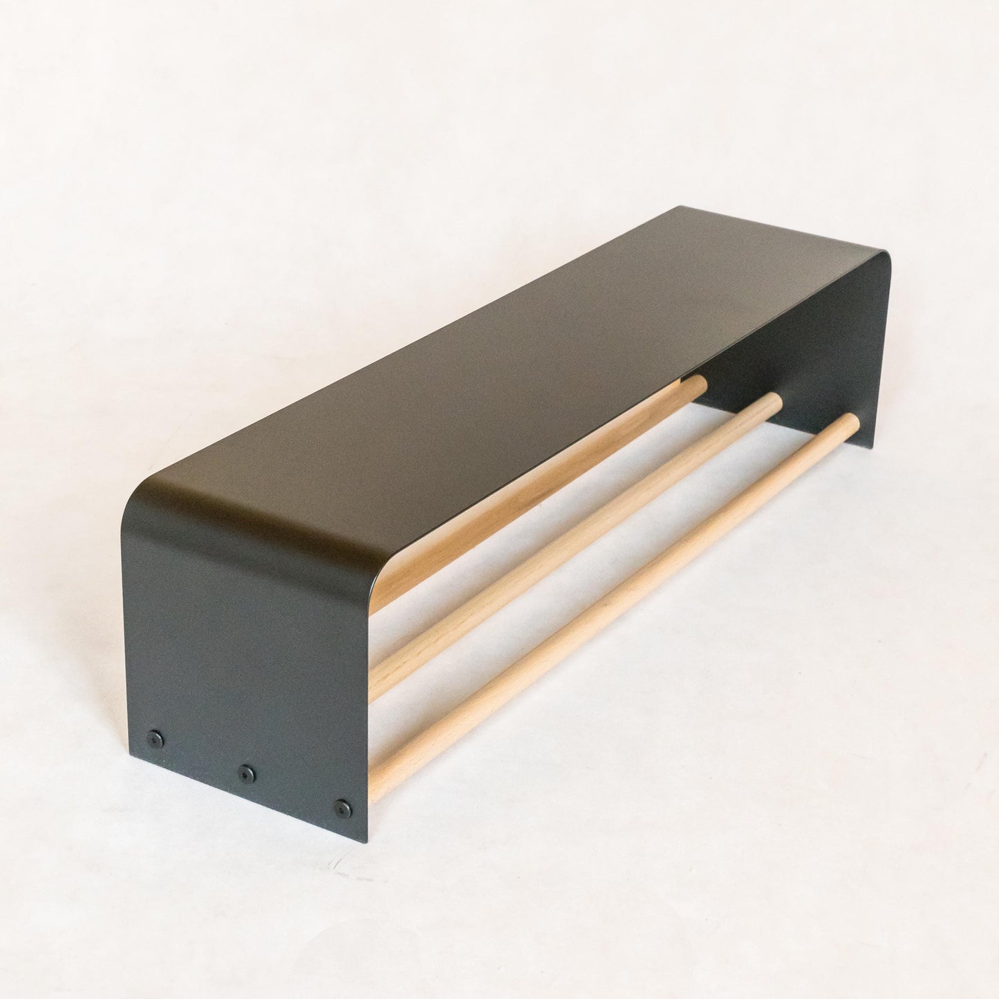 Nowoczesny metalowy stojak na obuwie