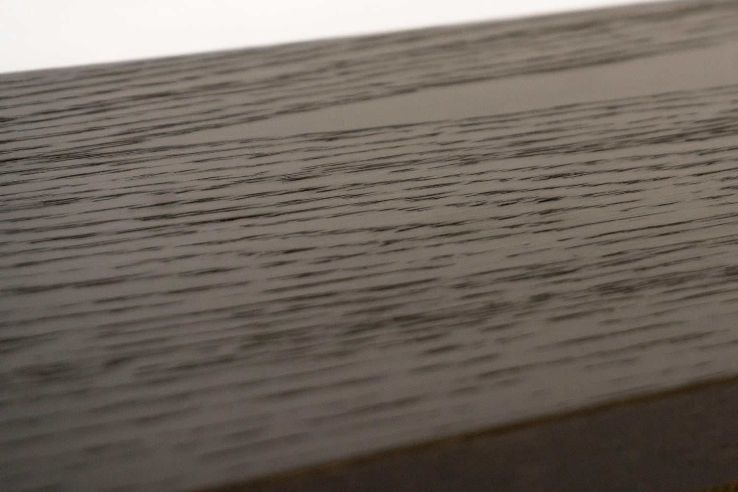 Czarny metalowy stojak na buty