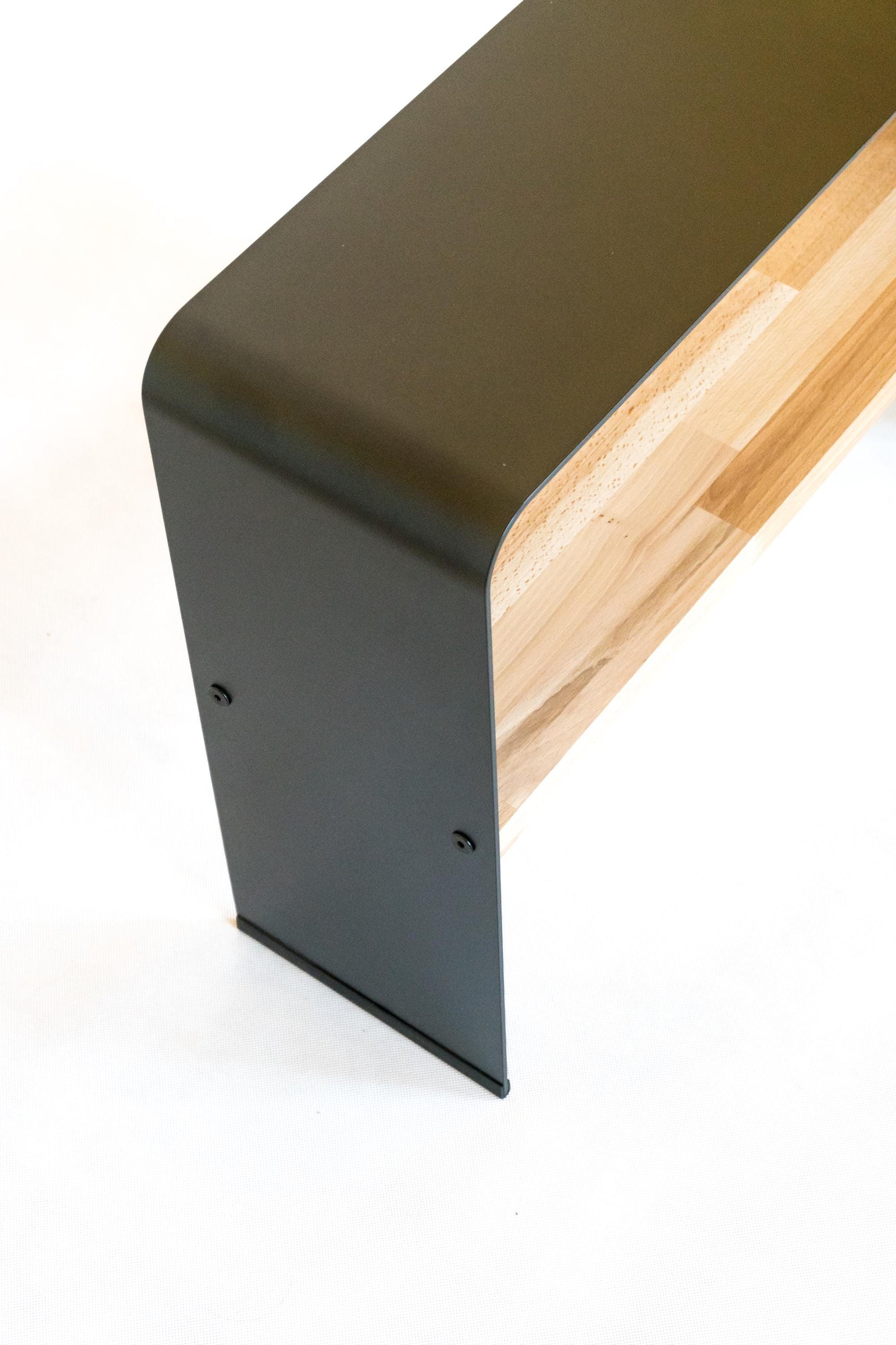 metalowa ławka na buty