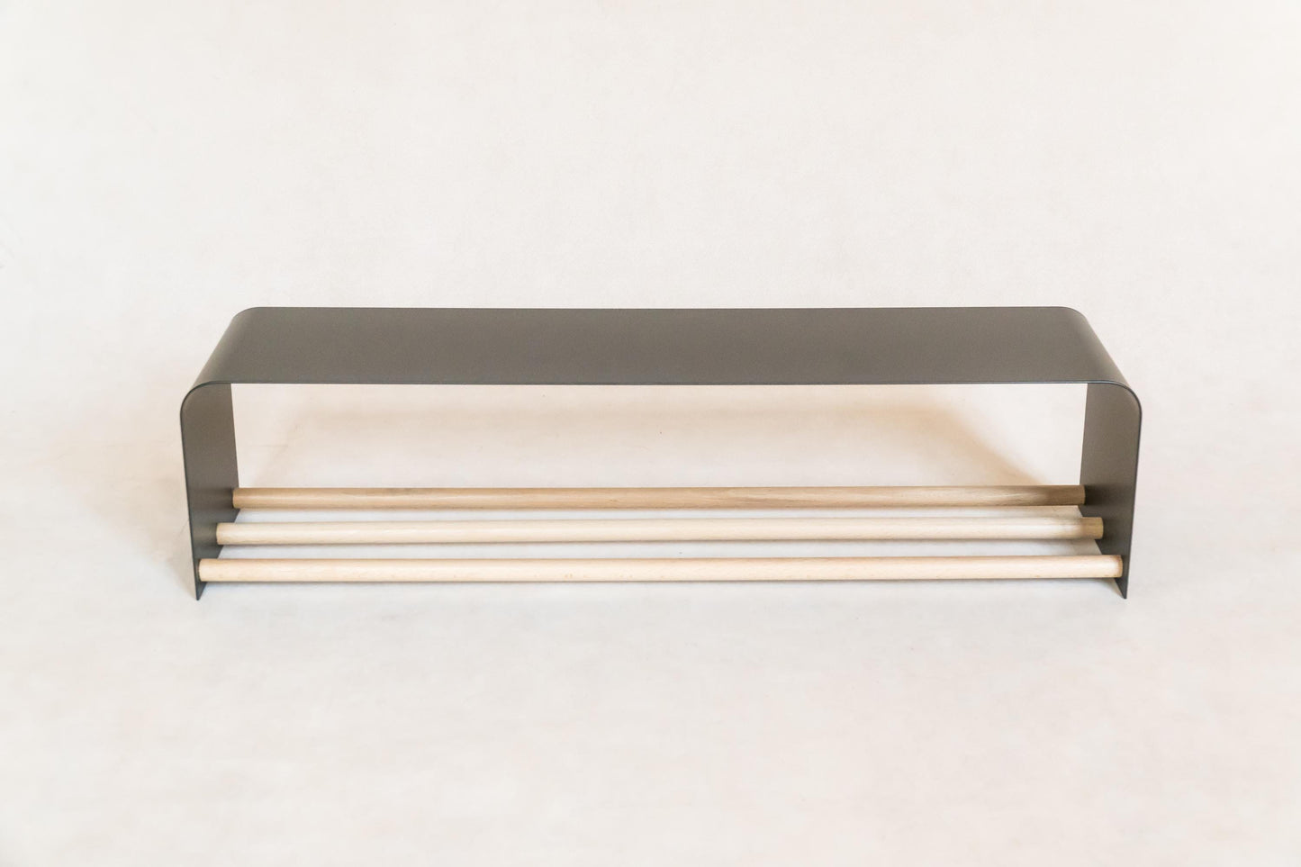 Nowoczesny metalowy stojak na obuwie