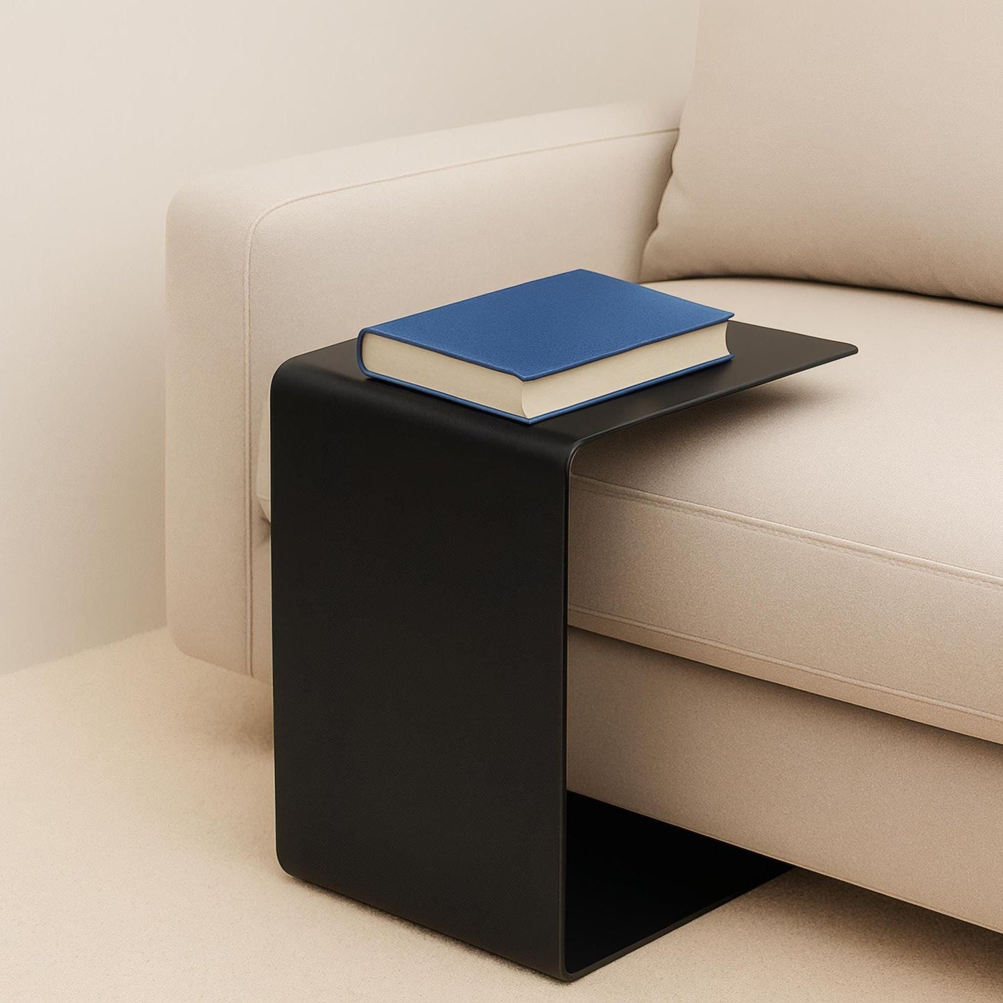 Czarny metalowy stolik boczny pod sofę